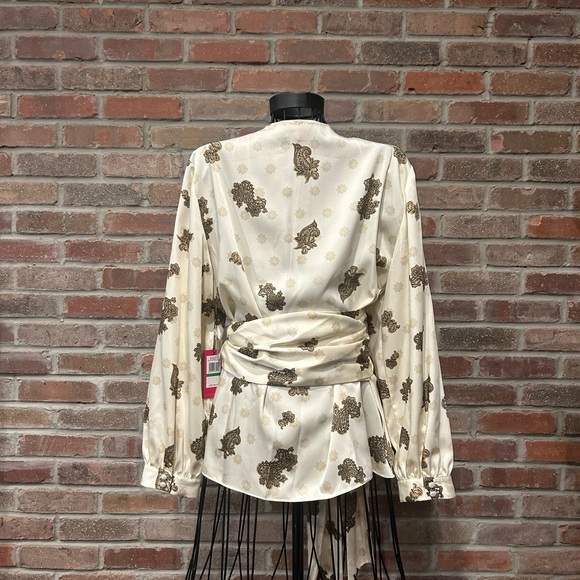 Vince Camuto New With Tags, Wrap Blouse, Size Large, Cream with Paisley Print - Picture 2 of 7